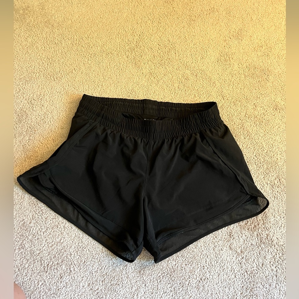 Athleta mesh racer run short like new M